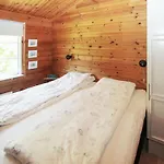 2 Bedroom Awesome In Holiday home *