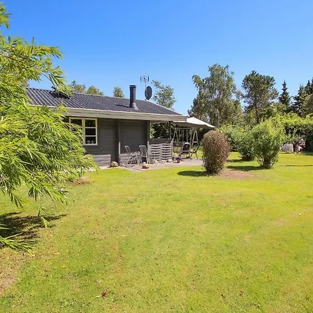 2 Bedroom Awesome In Samso Feriehus *