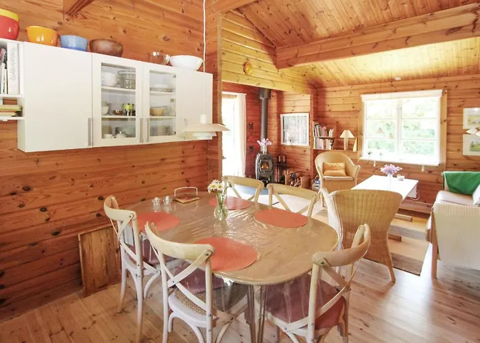 2 Bedroom Awesome In *
